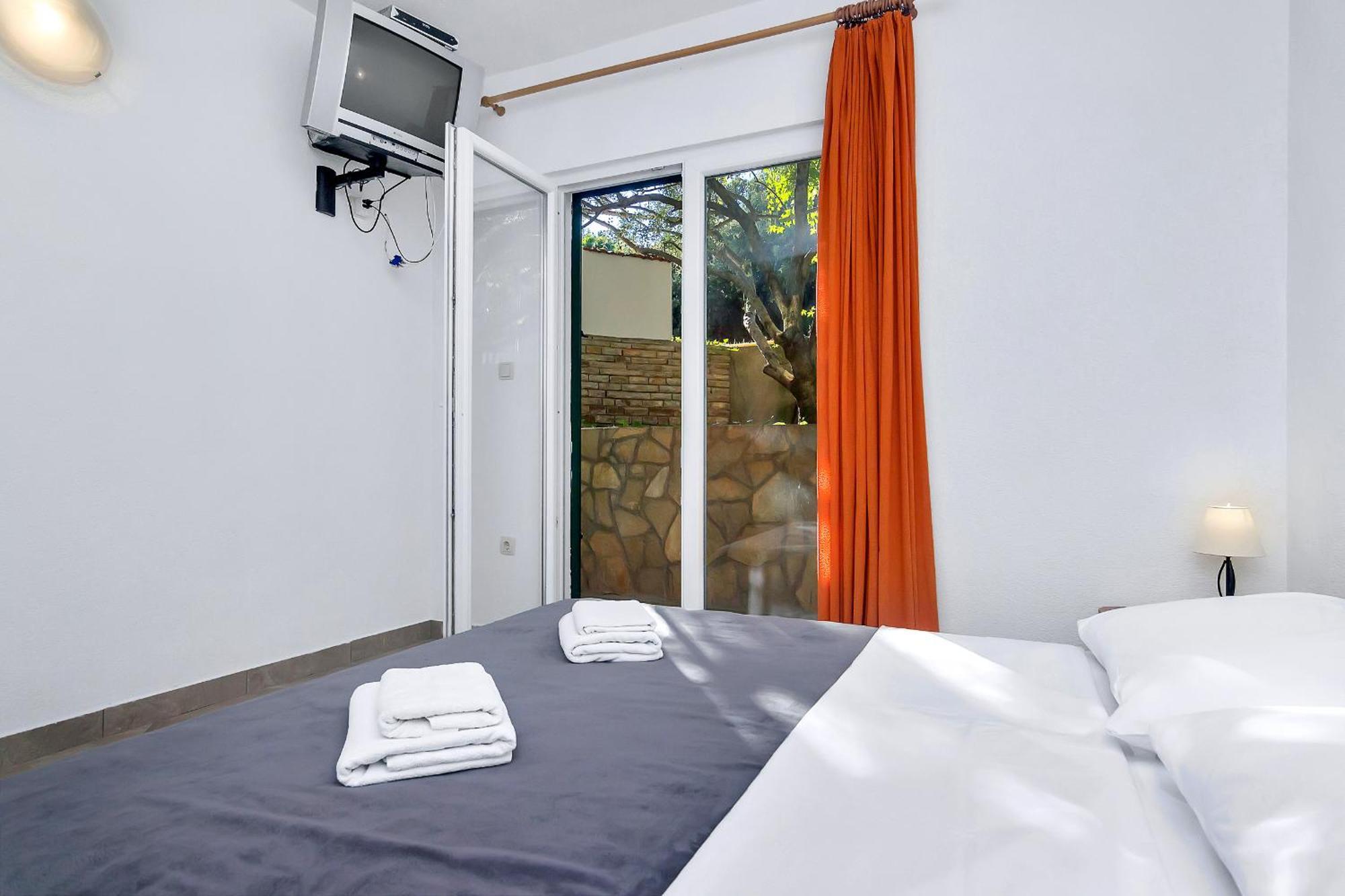 Apartmani Nikola Zastražišće Esterno foto