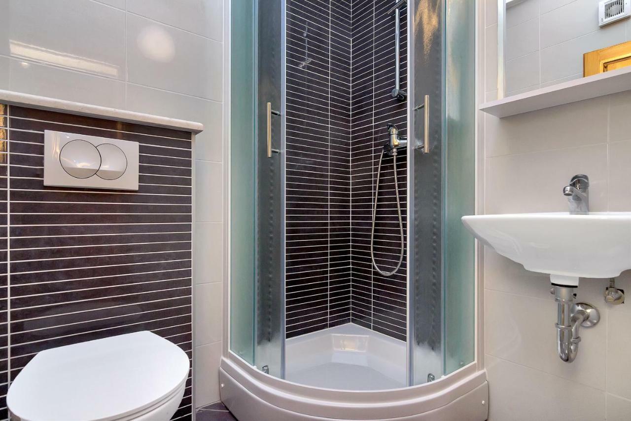 Apartmani Nikola Zastražišće Esterno foto